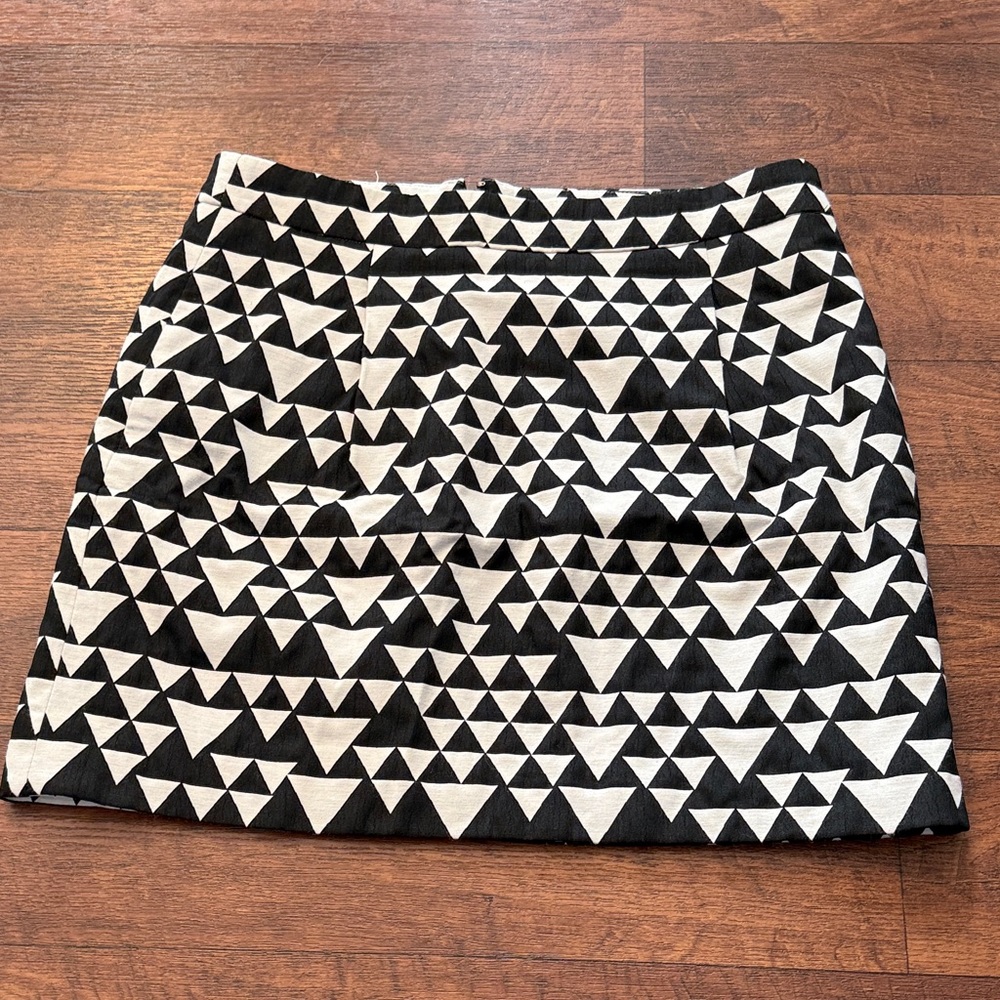 J. Crew Factory Black and Cream Triangle Mini Skirt